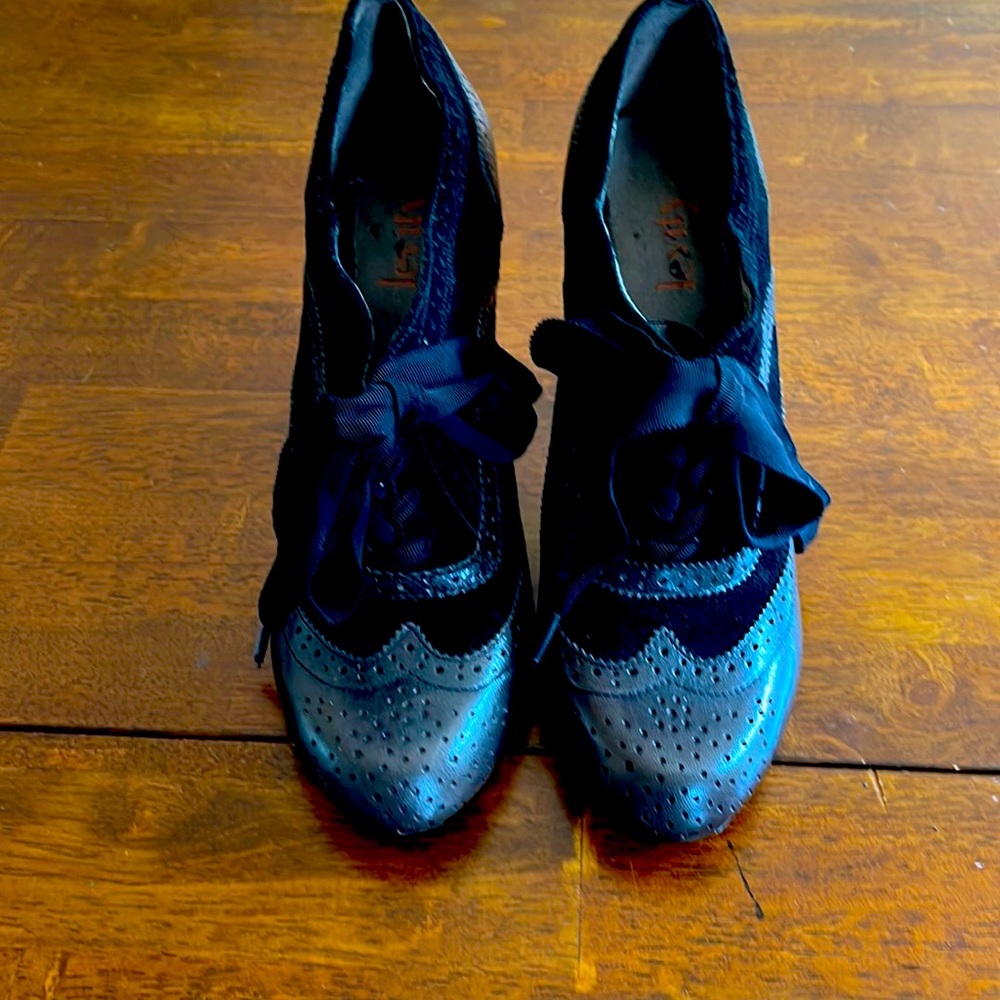 Black Ankle Booties Sz 6 1/2